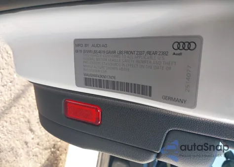 2019 Audi A4 40 Premium/40 Titanium Premium из США, поврежденный, VIN WAUGMAF43KN017476